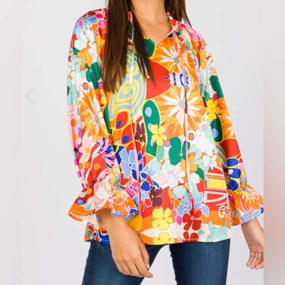 Ciebon Tops - Women’s Ciebon flower power Multicolor Floral quarter sleeve Blouse size small